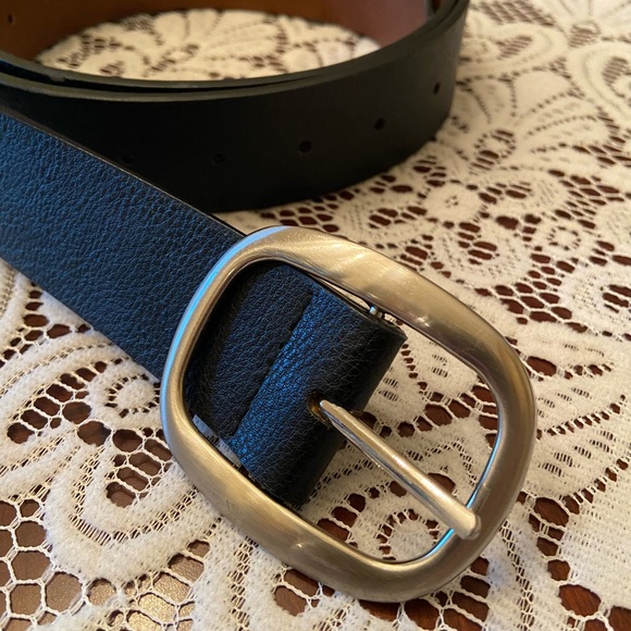 Brushed Silver Buckle Black Faux Leather Belt - Picture 2 of 3